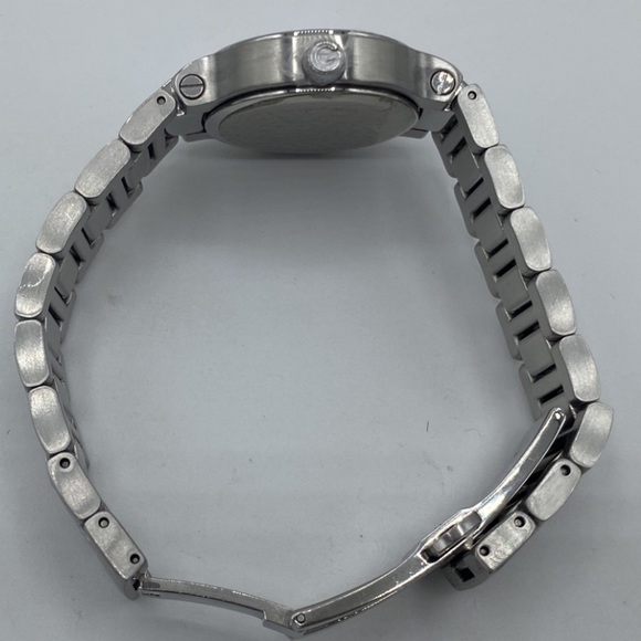 Magnificent Gucci 8900L - Picture 9 of 10